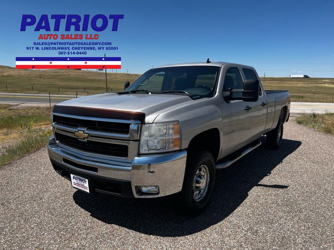 Silver 2007 Chevrolet Silverado 2500HD Pickup Truck 6-Speed Automatic