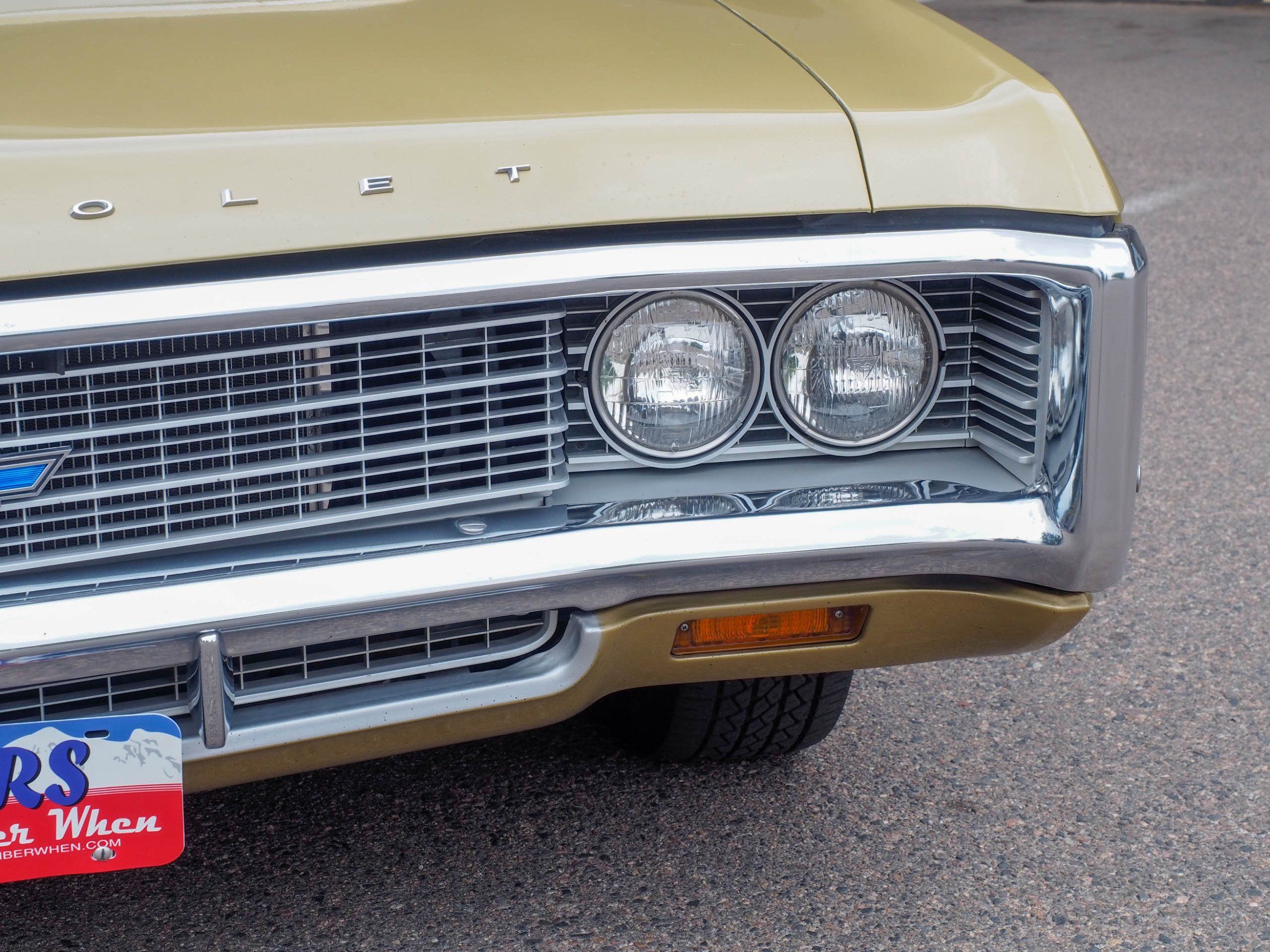 1969 Chevrolet Impala Gold 350