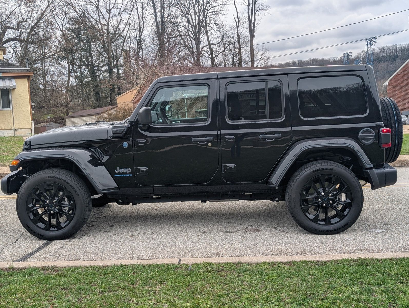 2025 Jeep Wrangler 4xe 8