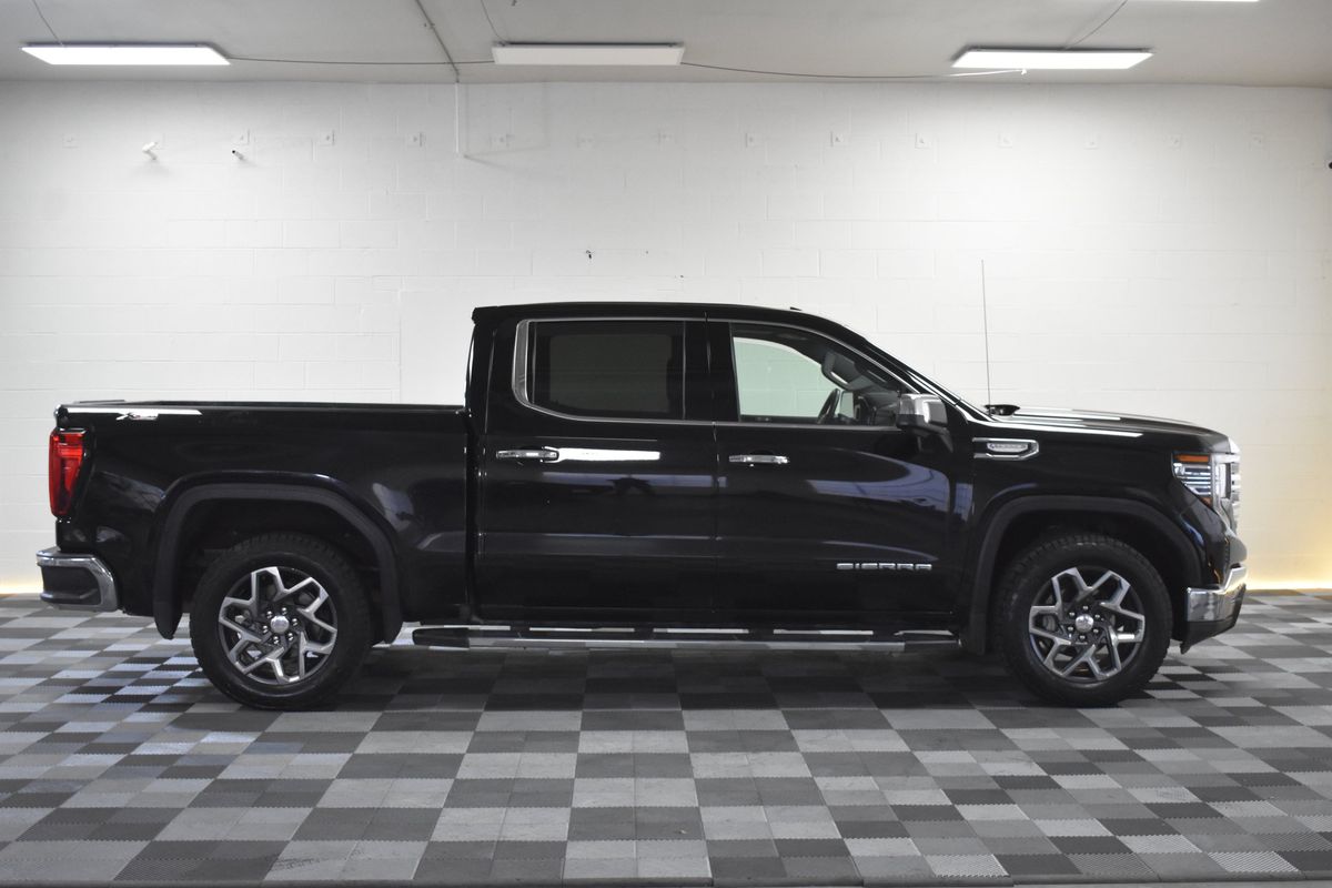 2024 GMC Sierra 1500 4WD Crew Cab Short Box SLT