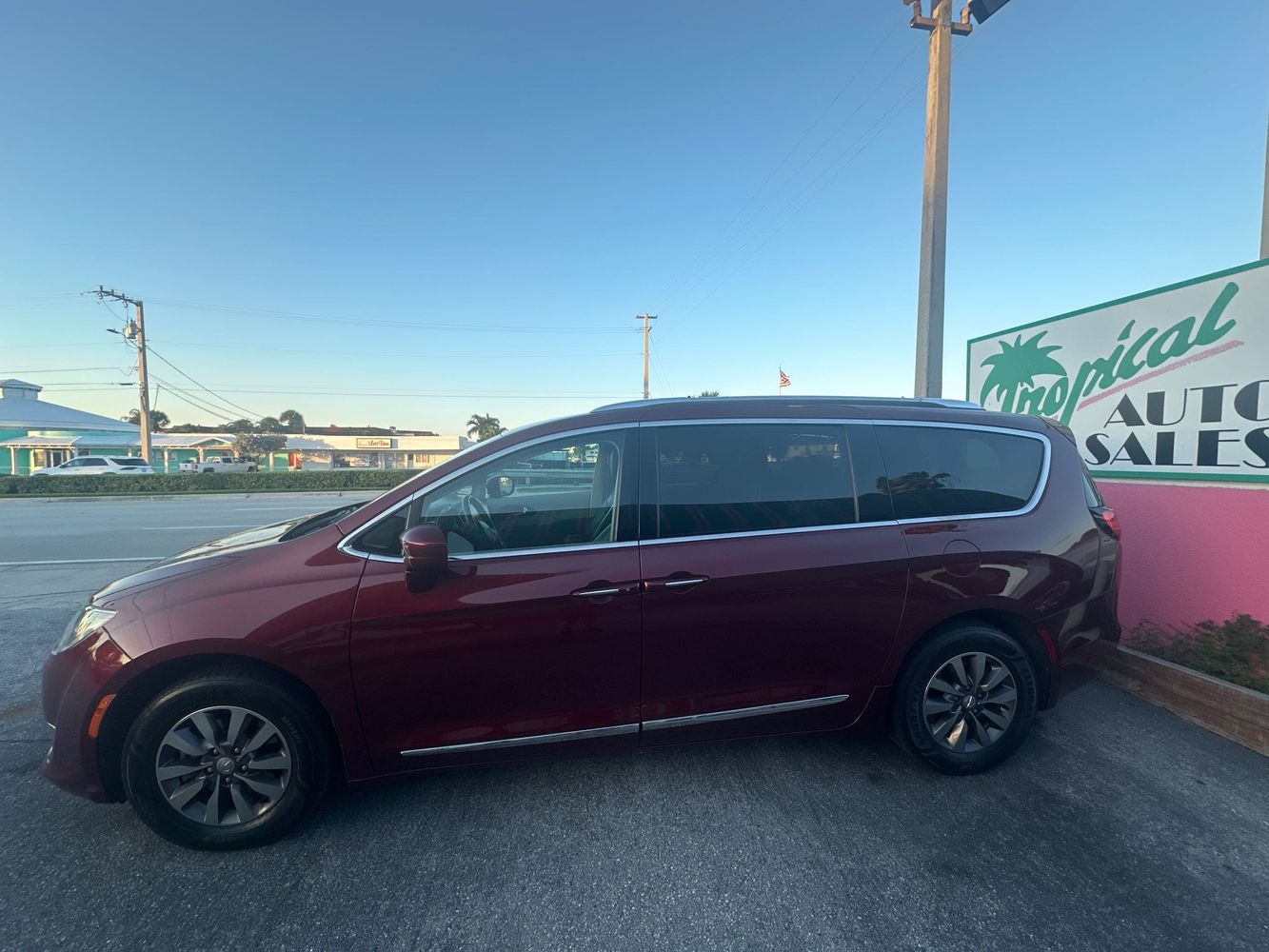 2019 Chrysler Pacifica Touring Plus photo 3