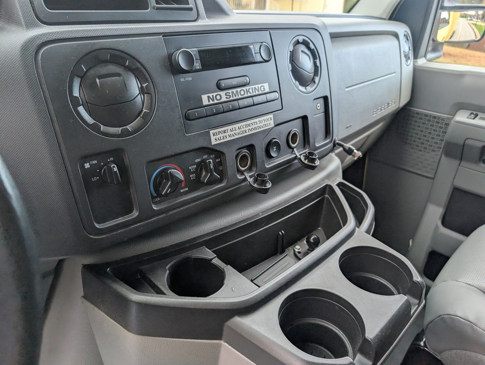 2019 Ford E-Series Chassis 122