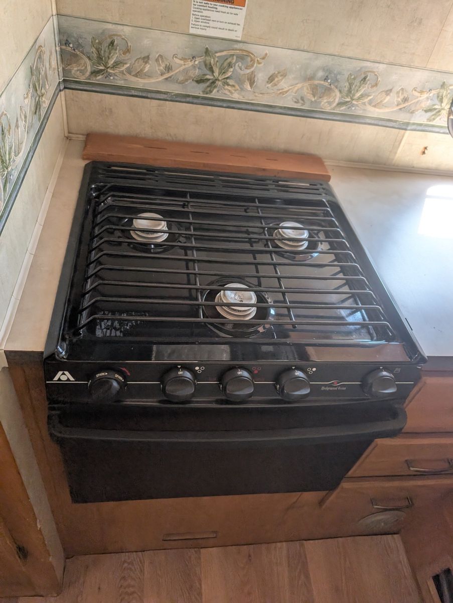 2004 Ford E-Series Chassis 88