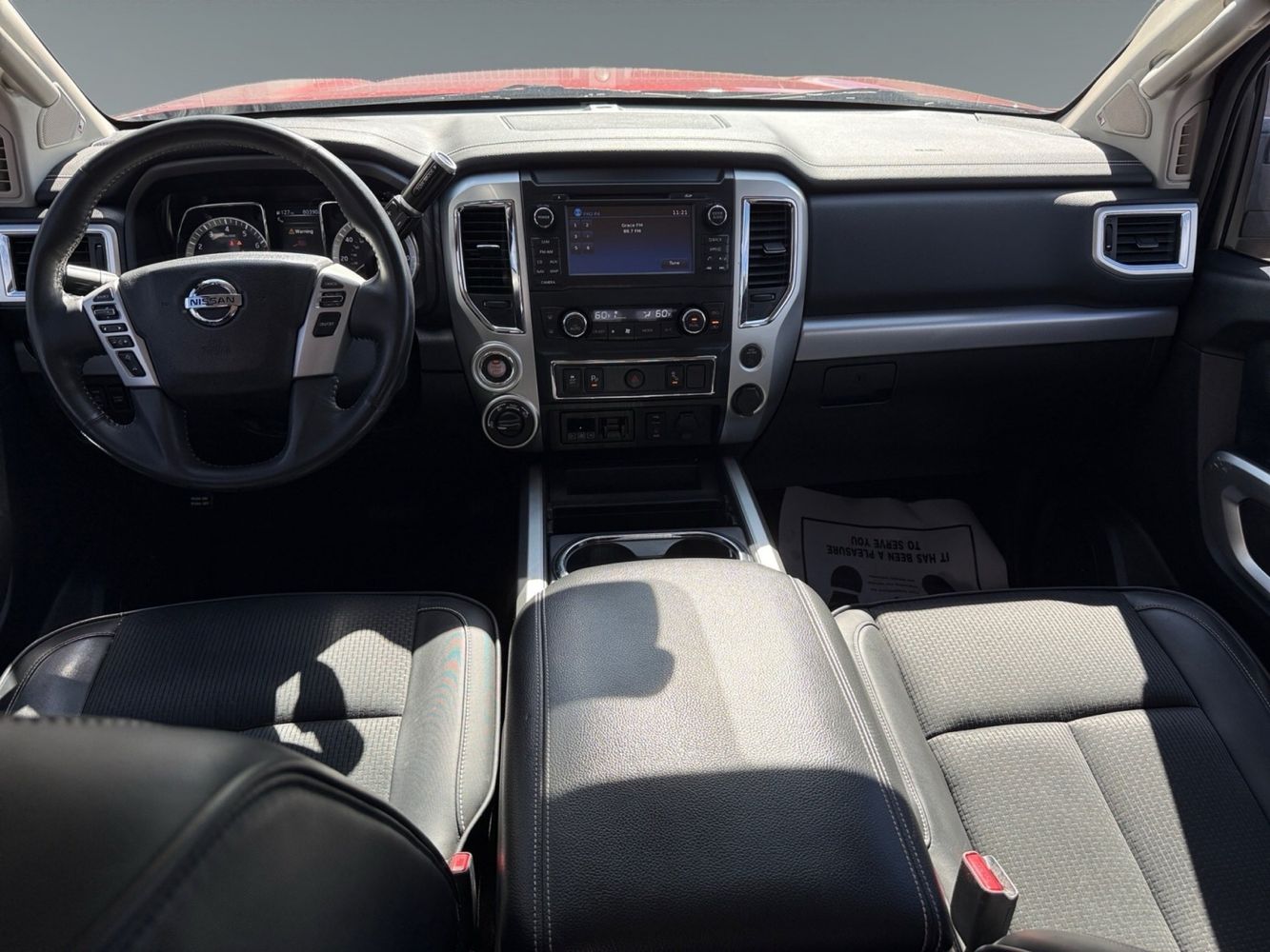 2017 Nissan Titan PRO-4X photo 9