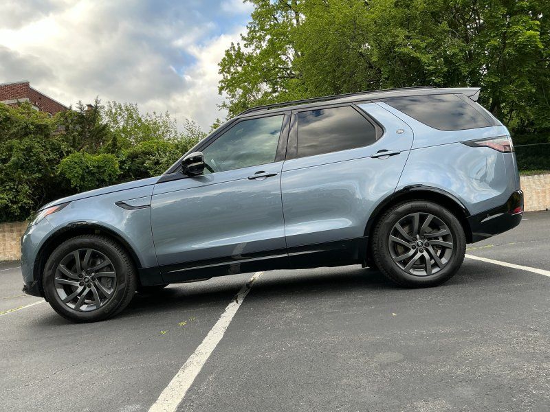 2023 Land Rover Discovery S R Dynamic's photo