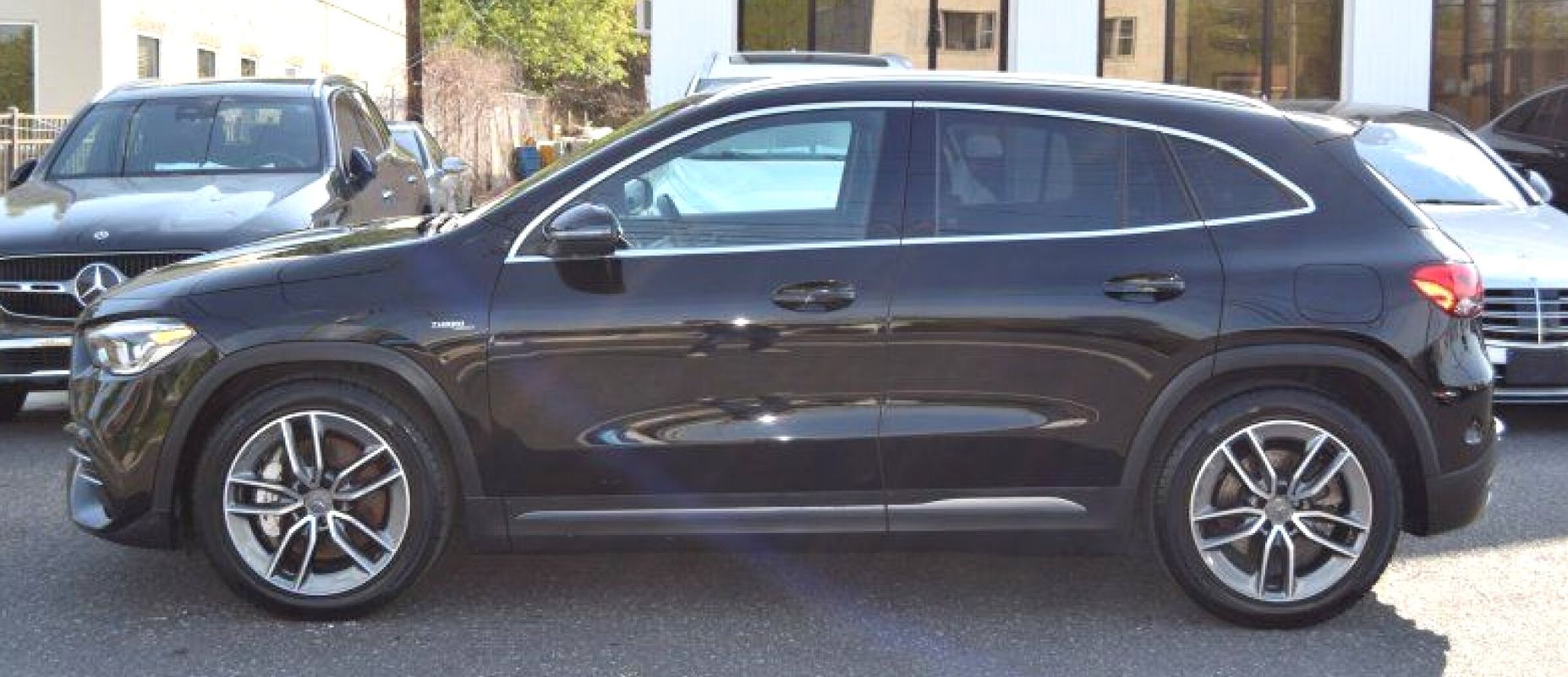 View vehicle photo 7