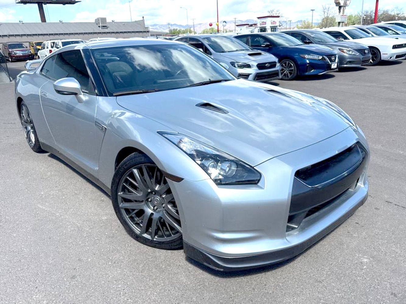 2009 Nissan GT-R GT-R Premium's photo