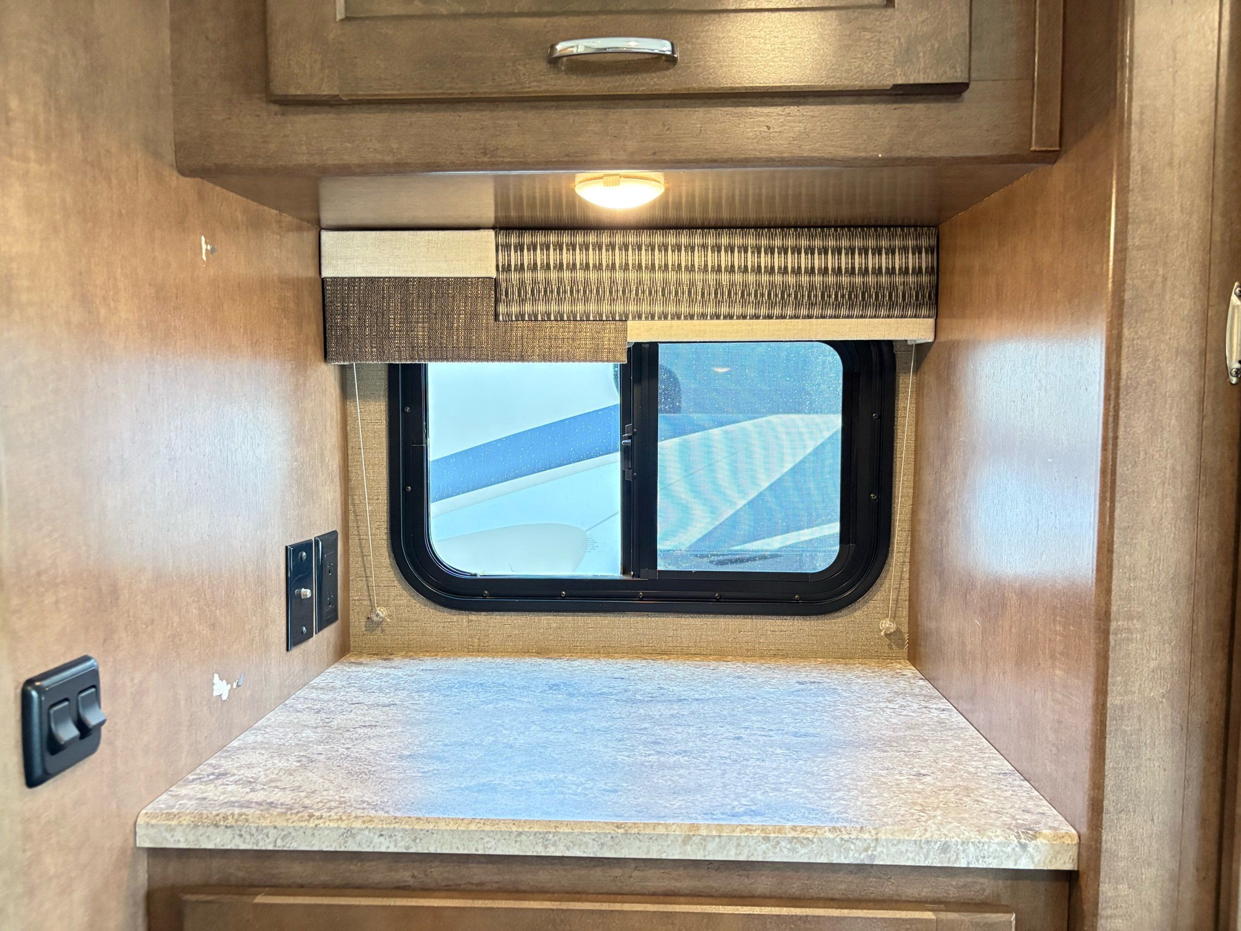 2018 Ford E-Series Cutaway Base - Photo 33