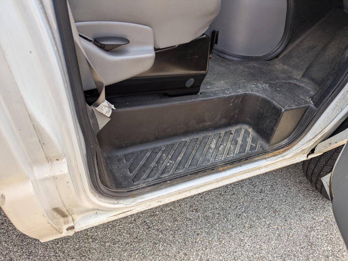 2016 Ford E-Series 22