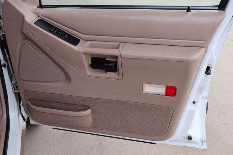 1992 Ford Explorer XLT | Victory Motors of Colorado