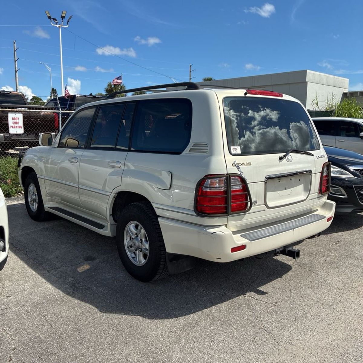 2000 Lexus LX 470 4