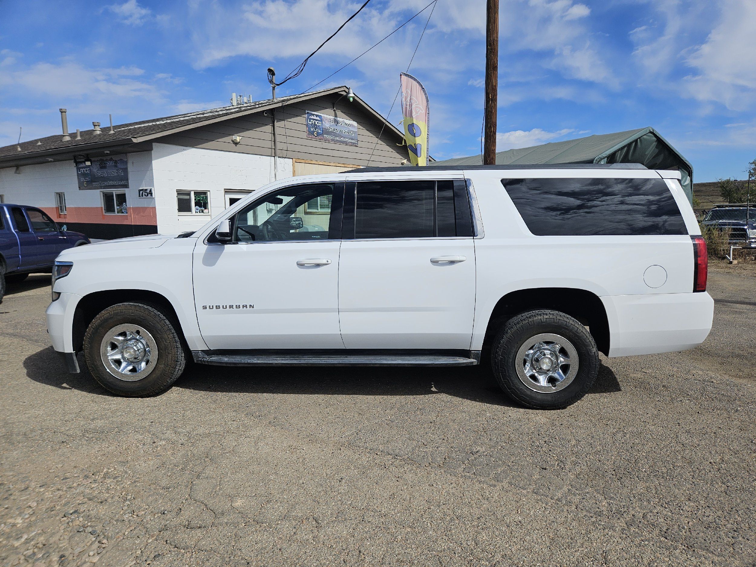2018 Chevrolet Suburban photo 2