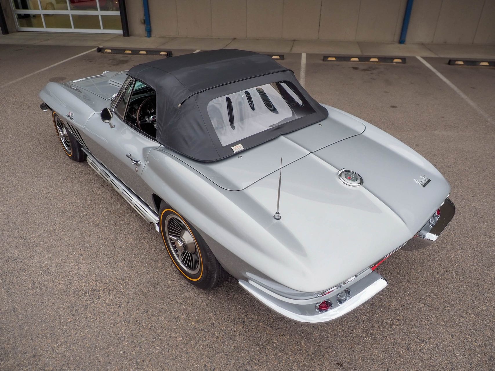 1966 Chevrolet Corvette 16