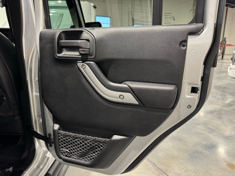 2012 Jeep Wrangler Unlimited Call of Duty MW3, photo 19