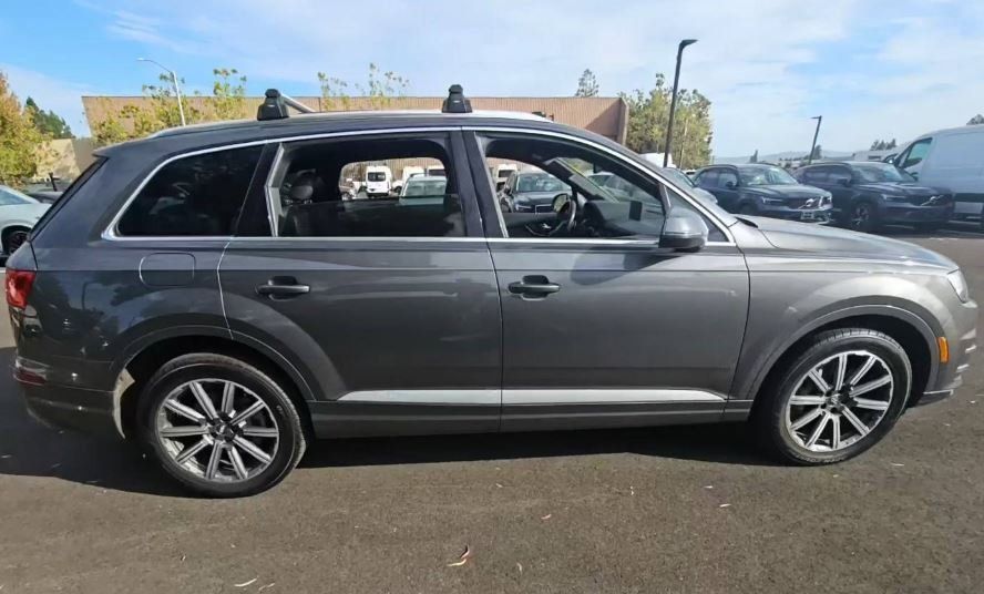 2019 Audi Q7 55 Premium Plus photo 2