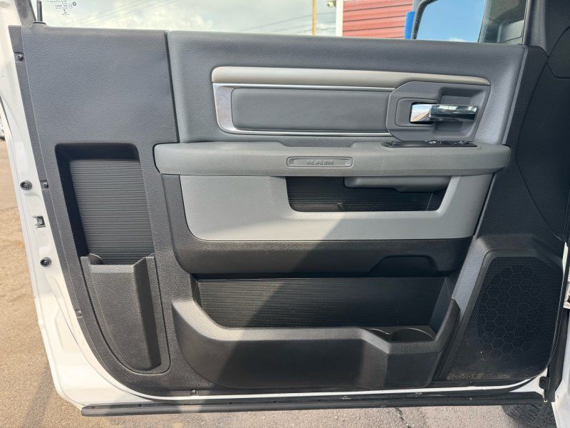 2019 Ram 1500 Classic SLT photo 10