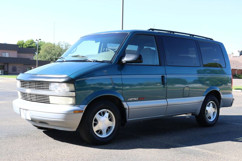 1998 Chevrolet Astro Photos