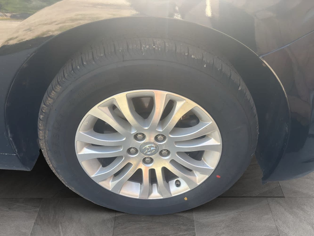 2017 Toyota Sienna XLE Premium photo 28