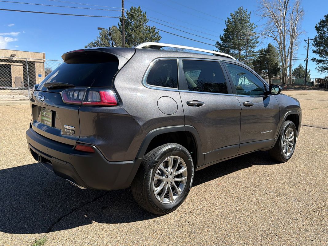 View vehicle photo 6