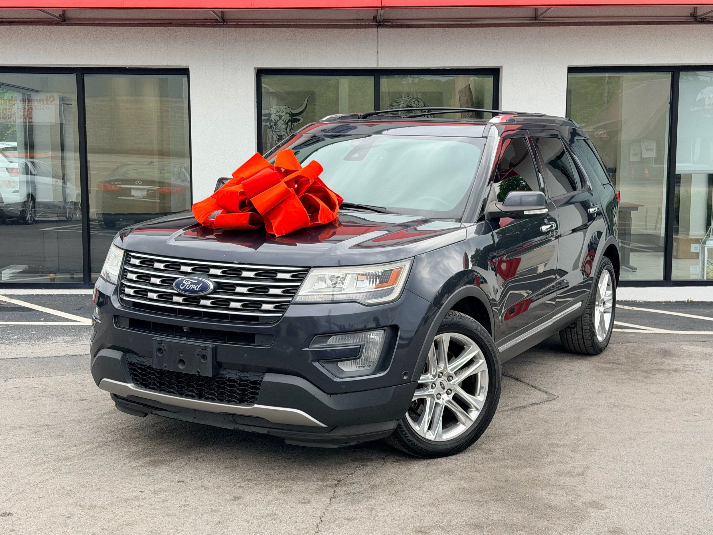 2017 Ford Explorer Limited FWD's photo
