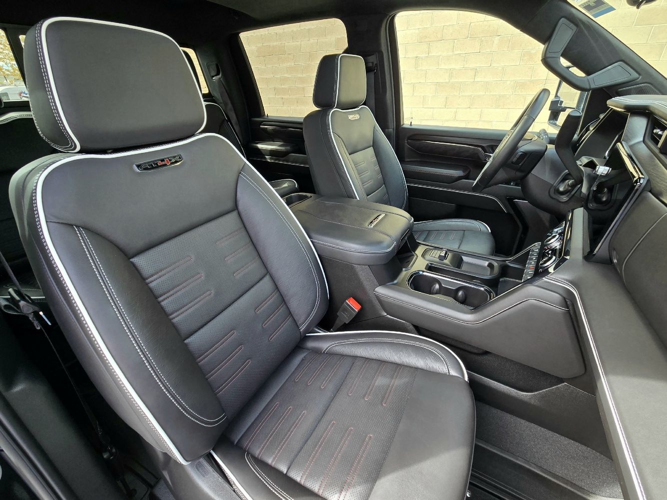 2025 Gmc Sierra HD AT4X photo 42