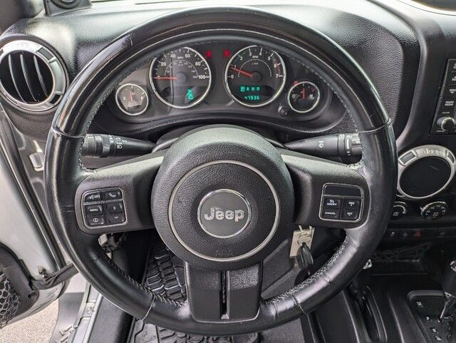 2011 Jeep Wrangler Unlimited Sahara photo 18