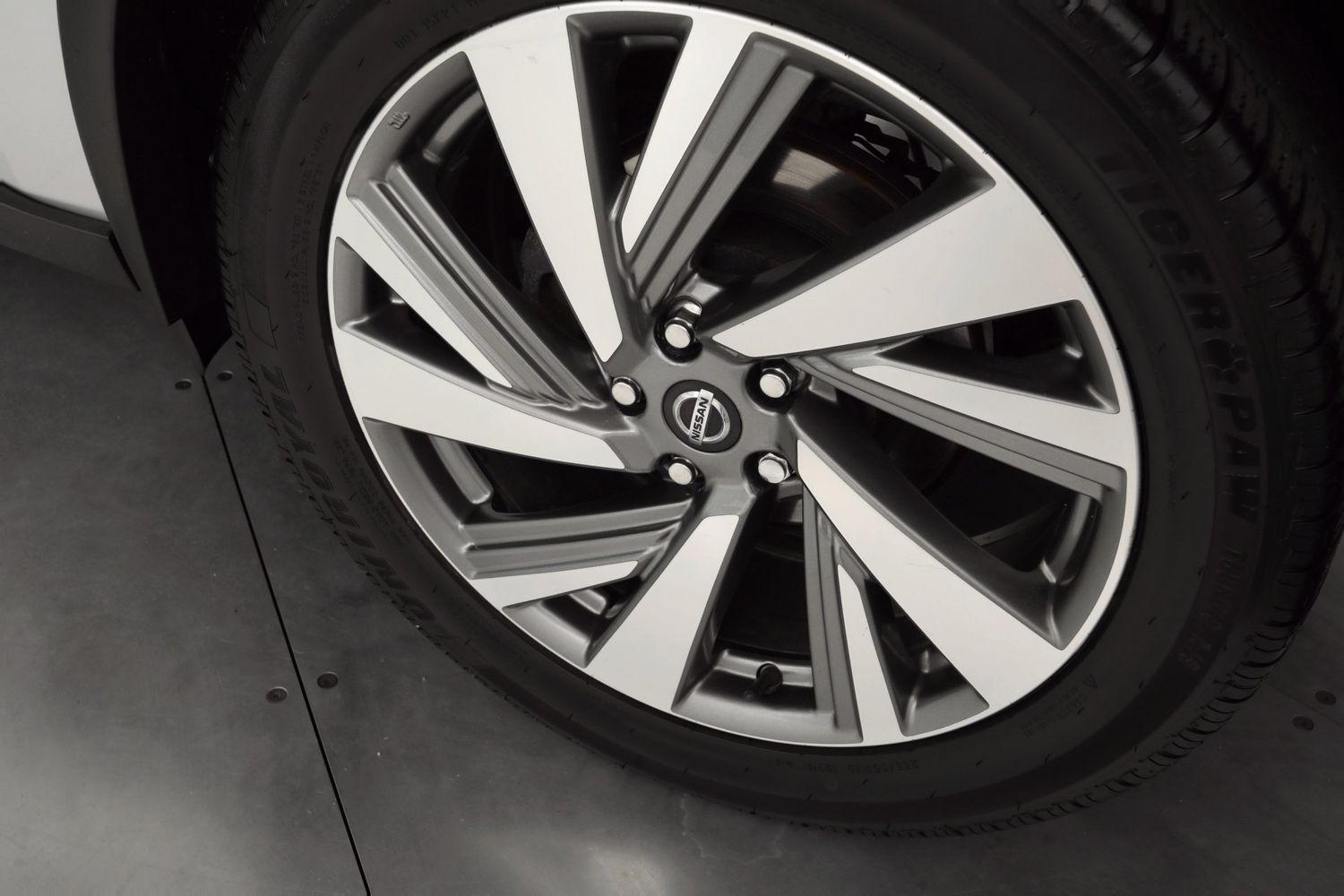2020 Nissan Murano SL photo 16