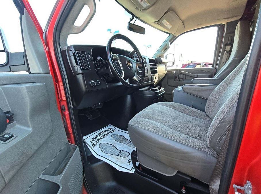 2019 Chevrolet Express 2500 Work Van photo 6