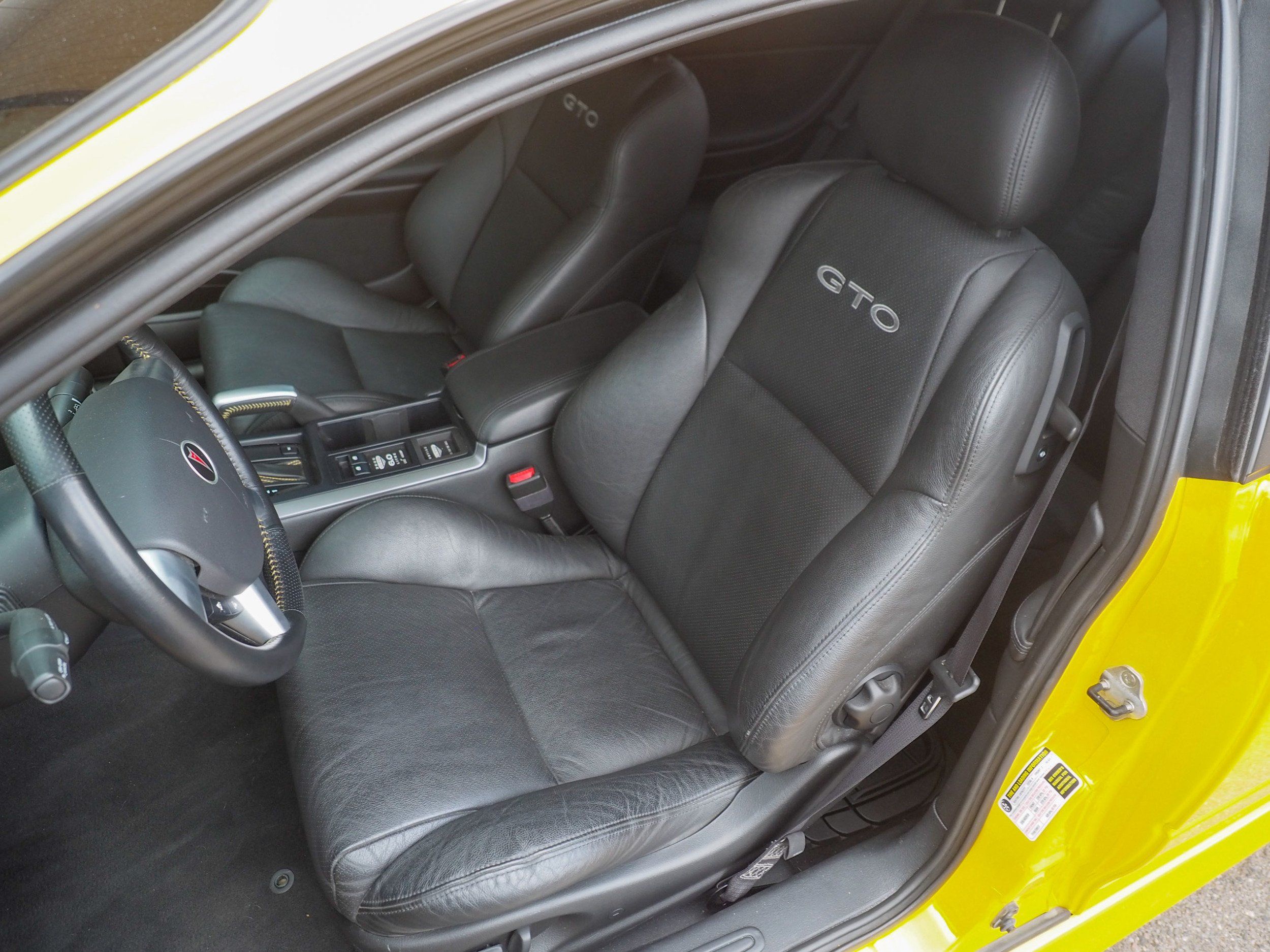 2005 Pontiac GTO Yellow 