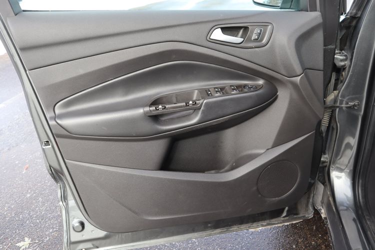 2019 Ford Escape SEL | Victory Motors of Colorado