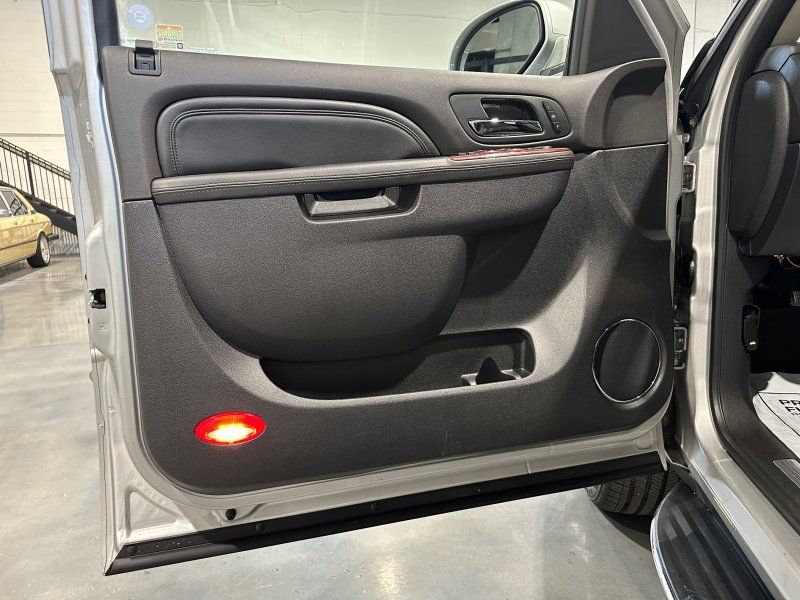 2011 Cadillac Escalade ESV Luxury, photo 9