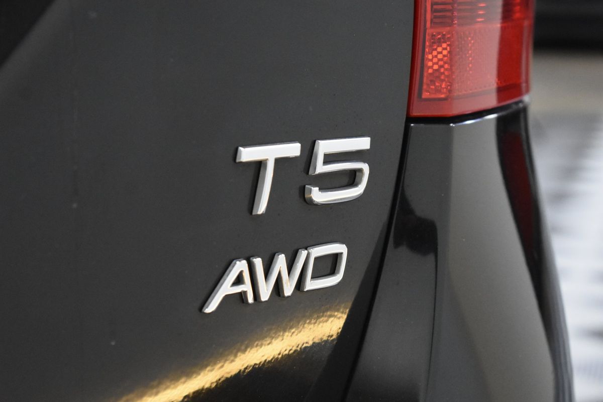 2018 Volvo V60 Cross Country T5