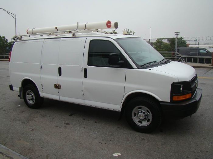 chevrolet express g2500 cargo van