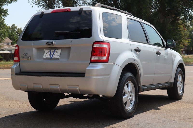 2009 Ford Escape Photos