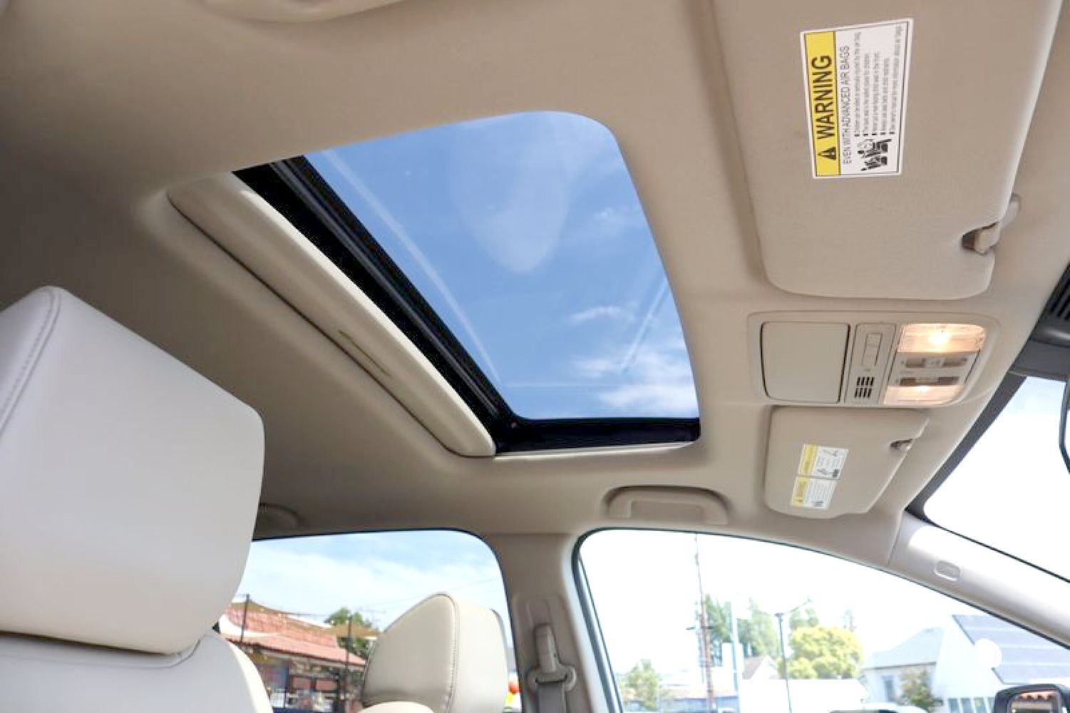 2022 Honda CR-V Hybrid Touring photo 12