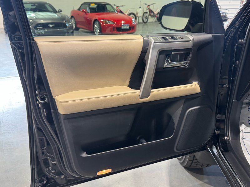 2015 Toyota 4Runner SR5 Premium, photo 9