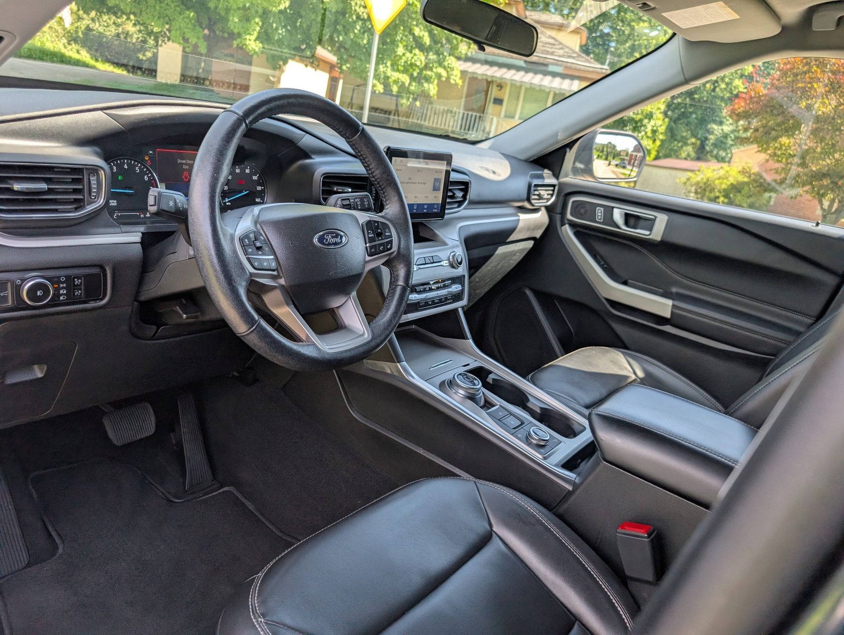 2023 Ford Explorer 27