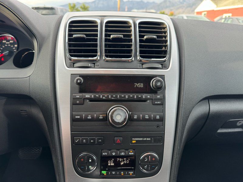 2010 Gmc Acadia photo 16