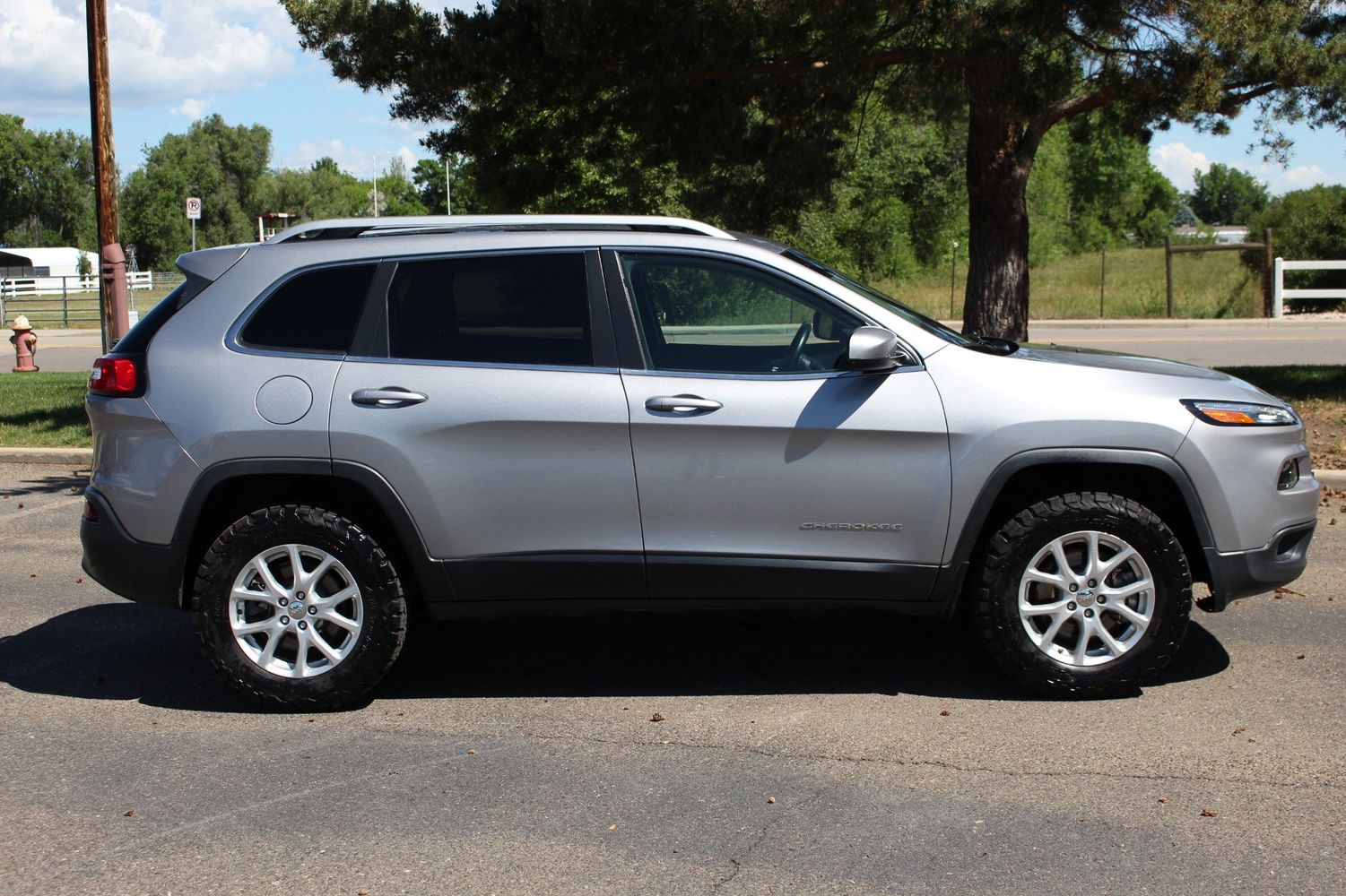 2014 Jeep Cherokee Latitude Tire Sizenull