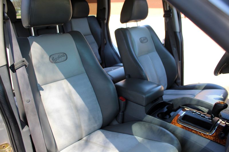 2006 Jeep Grand Cherokee Overland | Victory Motors of Colorado