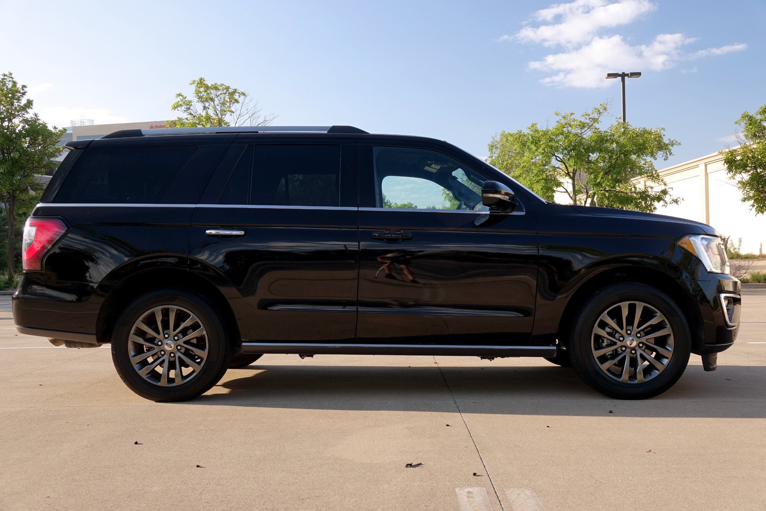 2020 Ford Expedition Limited photo 13