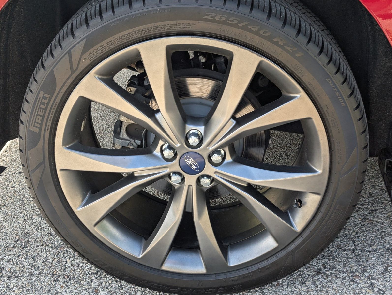 2016 Ford Edge 13