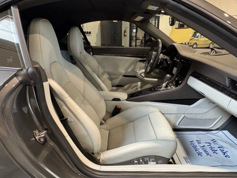 2015 Porsche 911 Turbo S, photo 14
