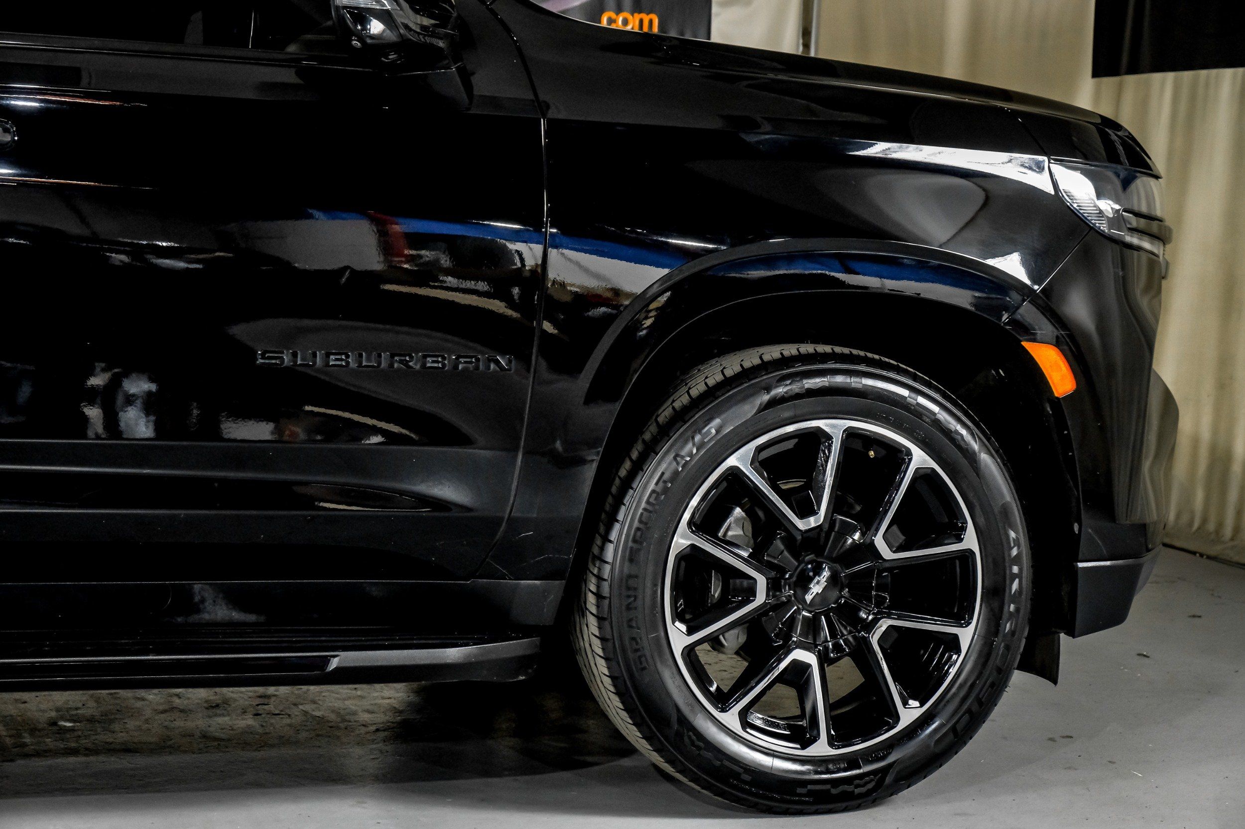 2021 Chevrolet Suburban RST photo 2