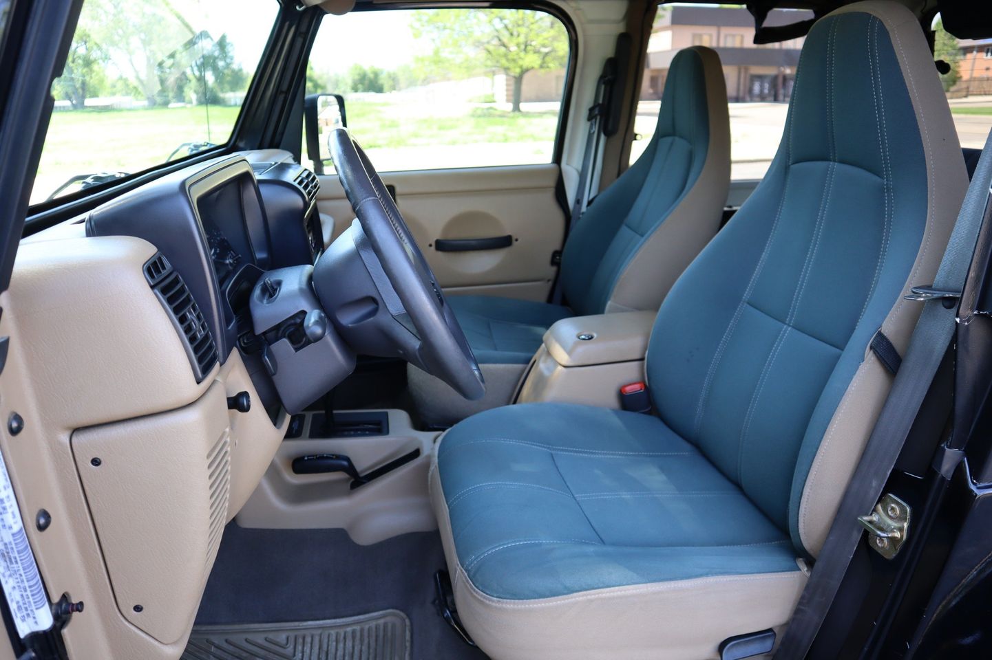 2000 Jeep Wrangler Sahara Interior