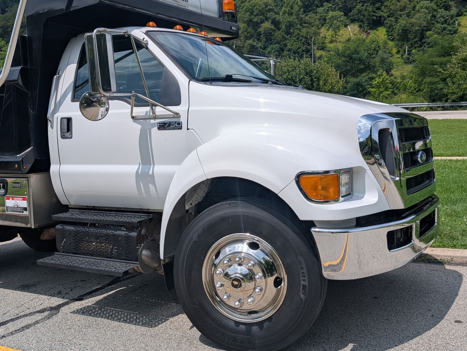 2015 Ford F-750 93