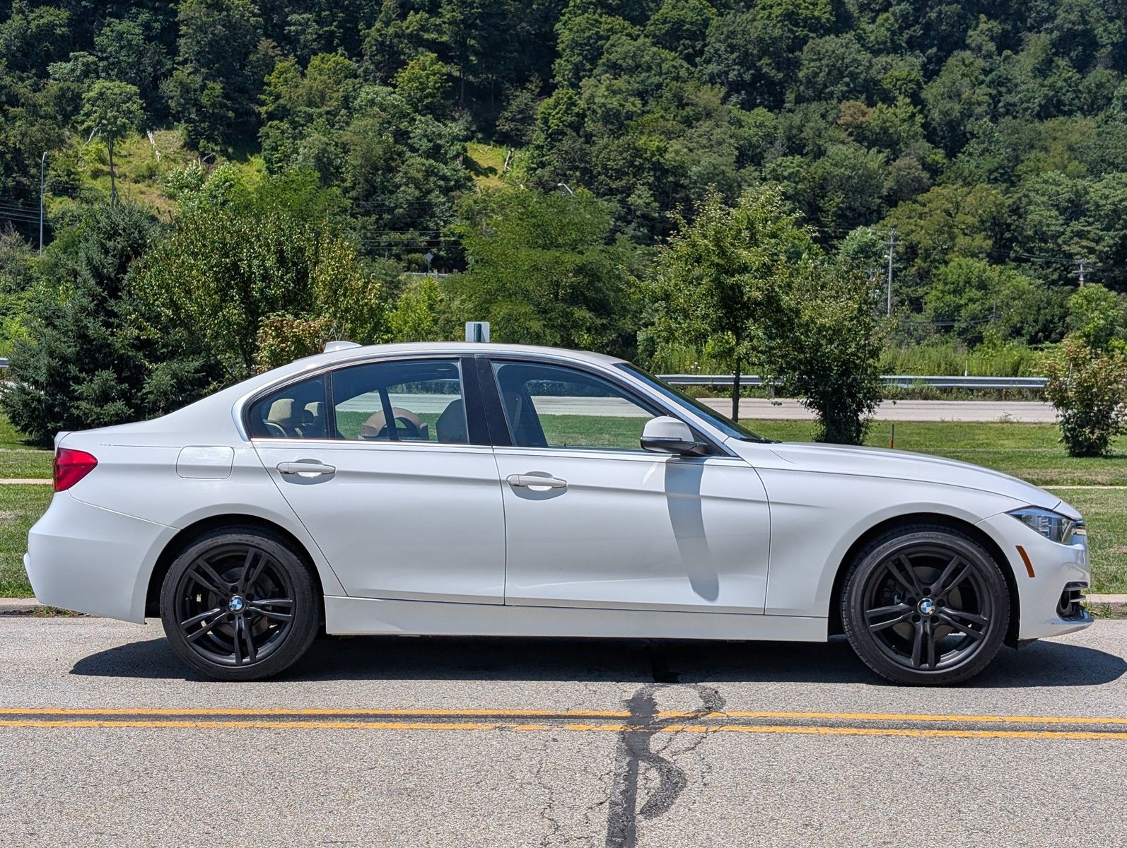 2017 BMW 330i 9
