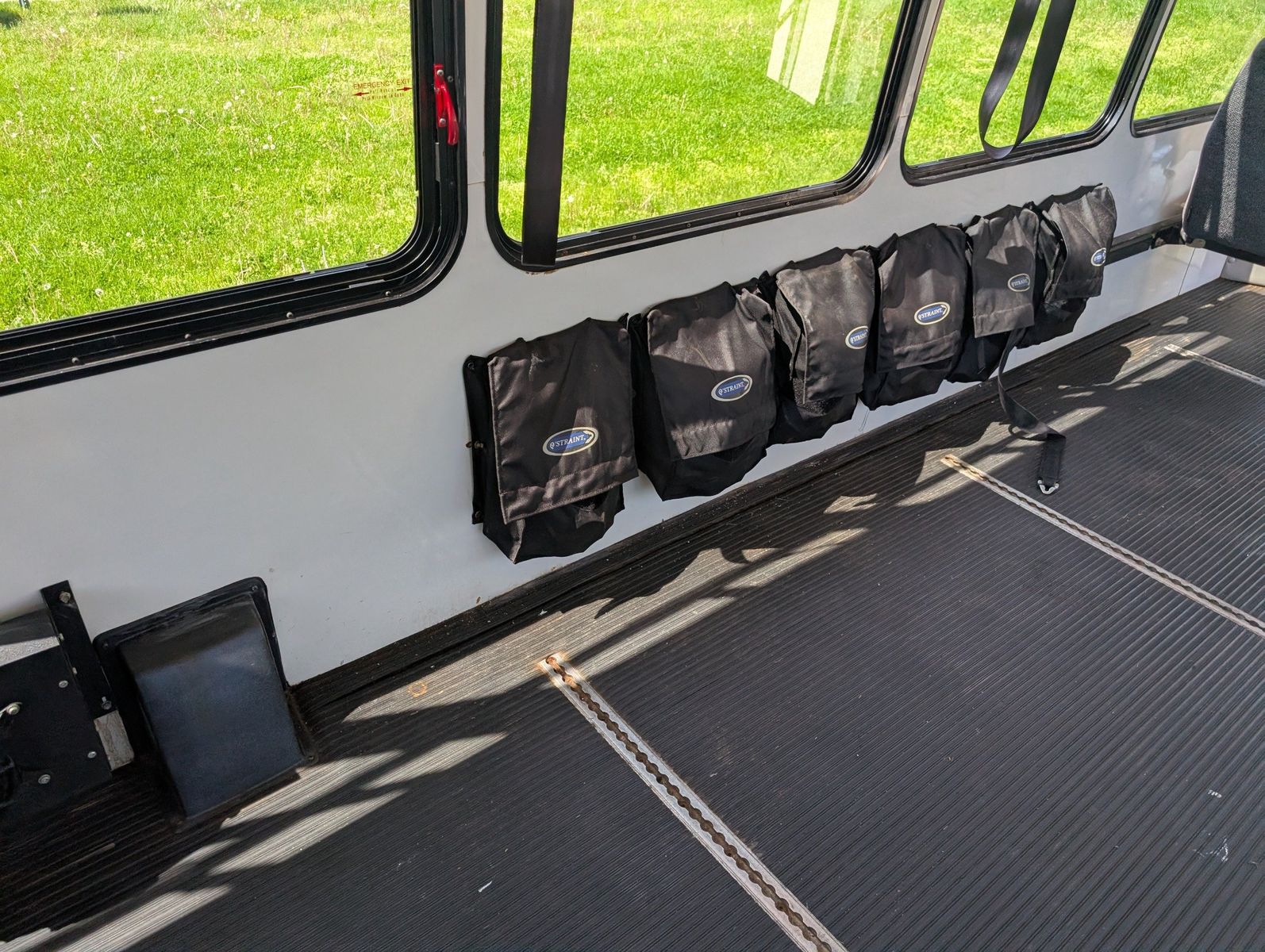 2007 Ford E-450 Cutaway 76