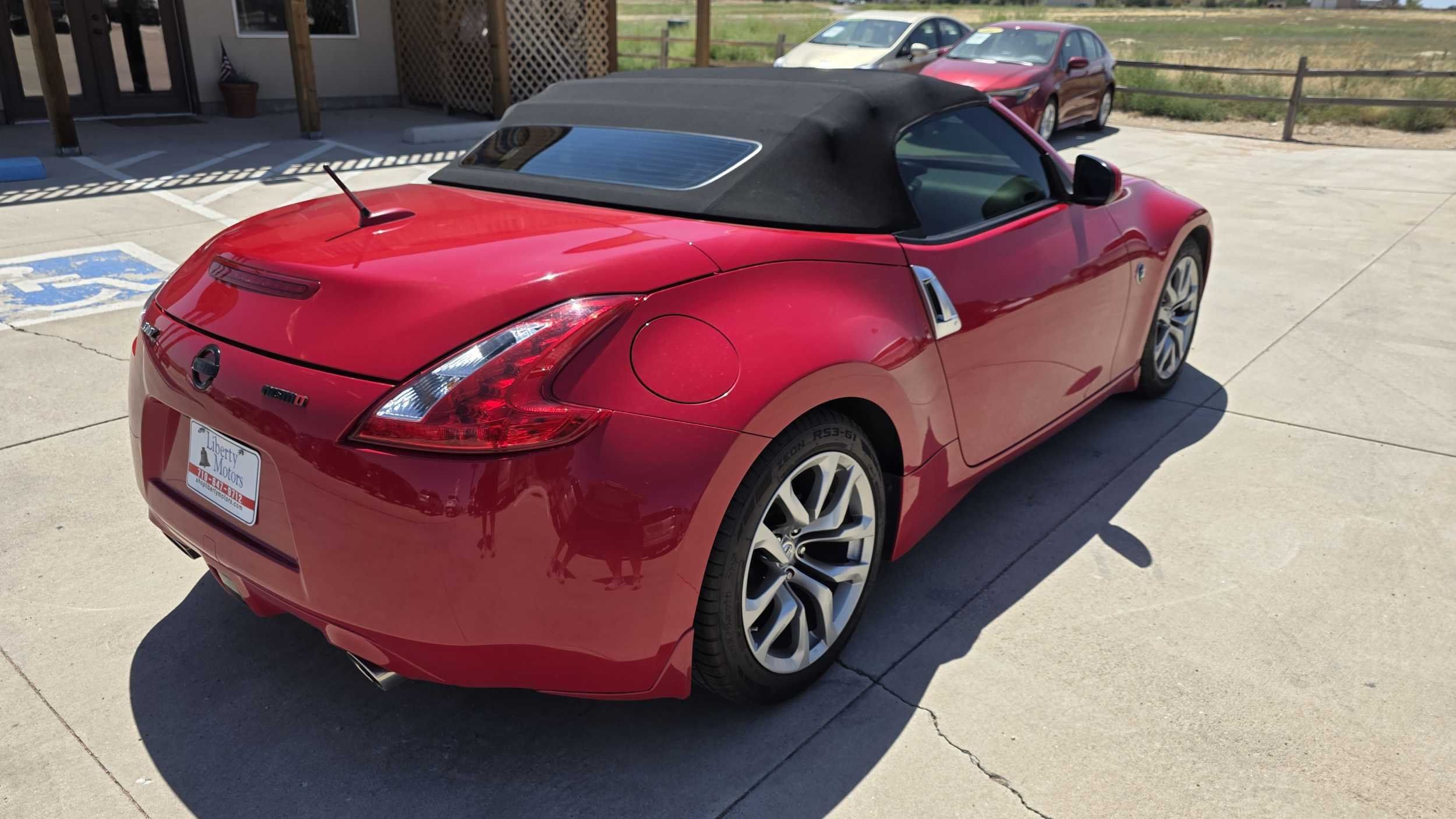 2010 Nissan 370Z Touring photo 20