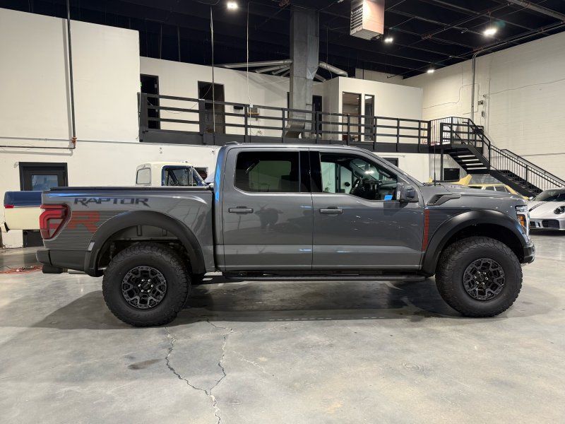 2025 Ford F-150 Raptor R, photo 6